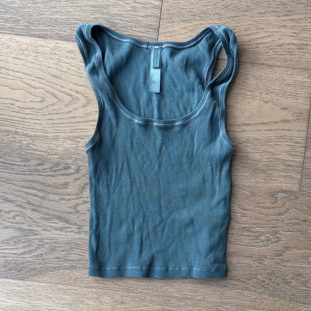 Skims small cropped tank blue